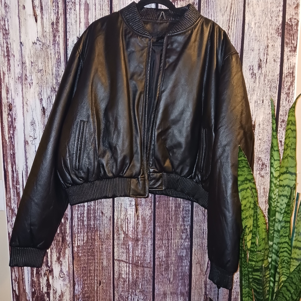 Women's plus size 7X black leather bomber sz 7x